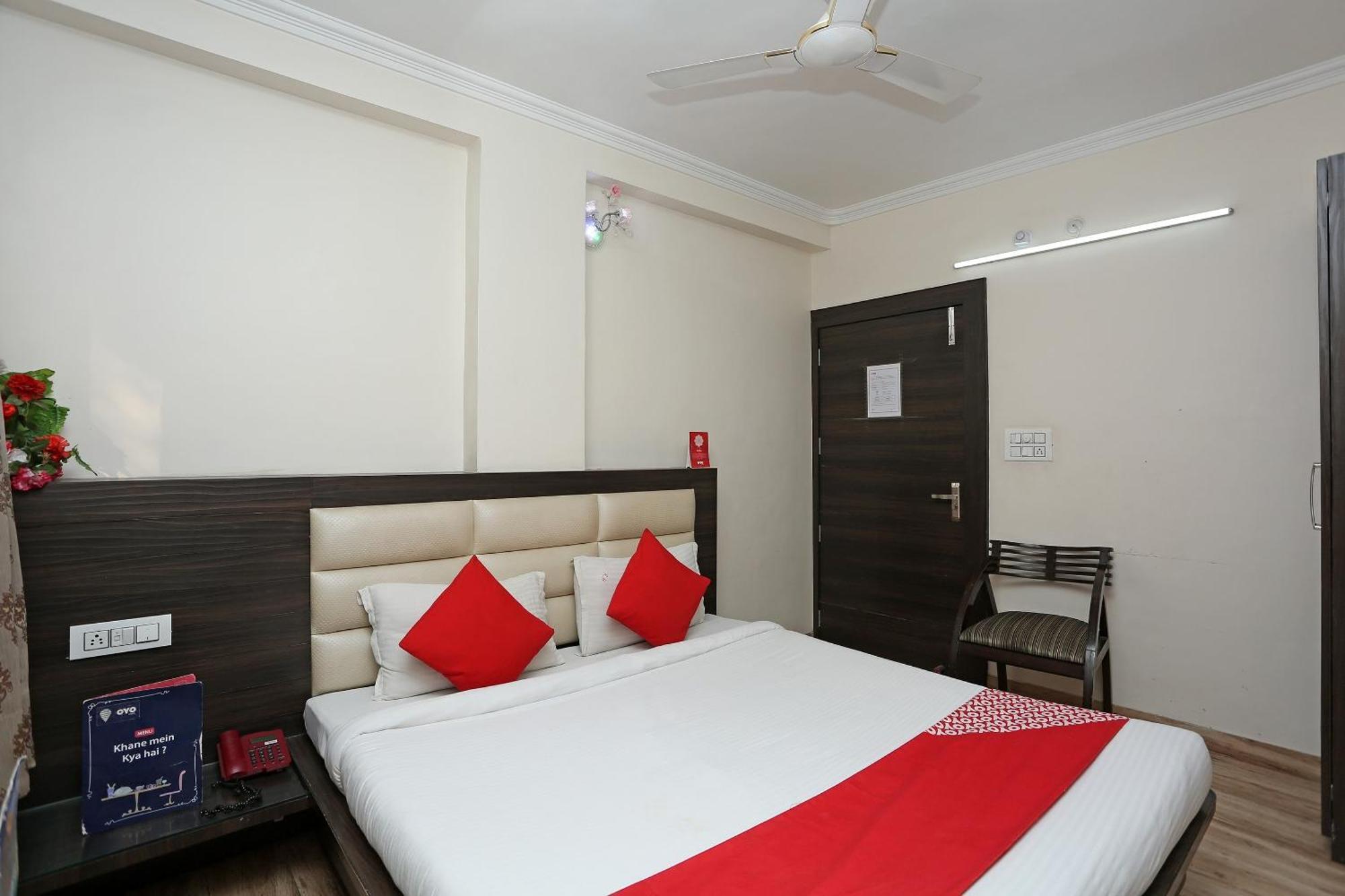 Super Capital O Relax Hotel Гвалиор Екстериор снимка